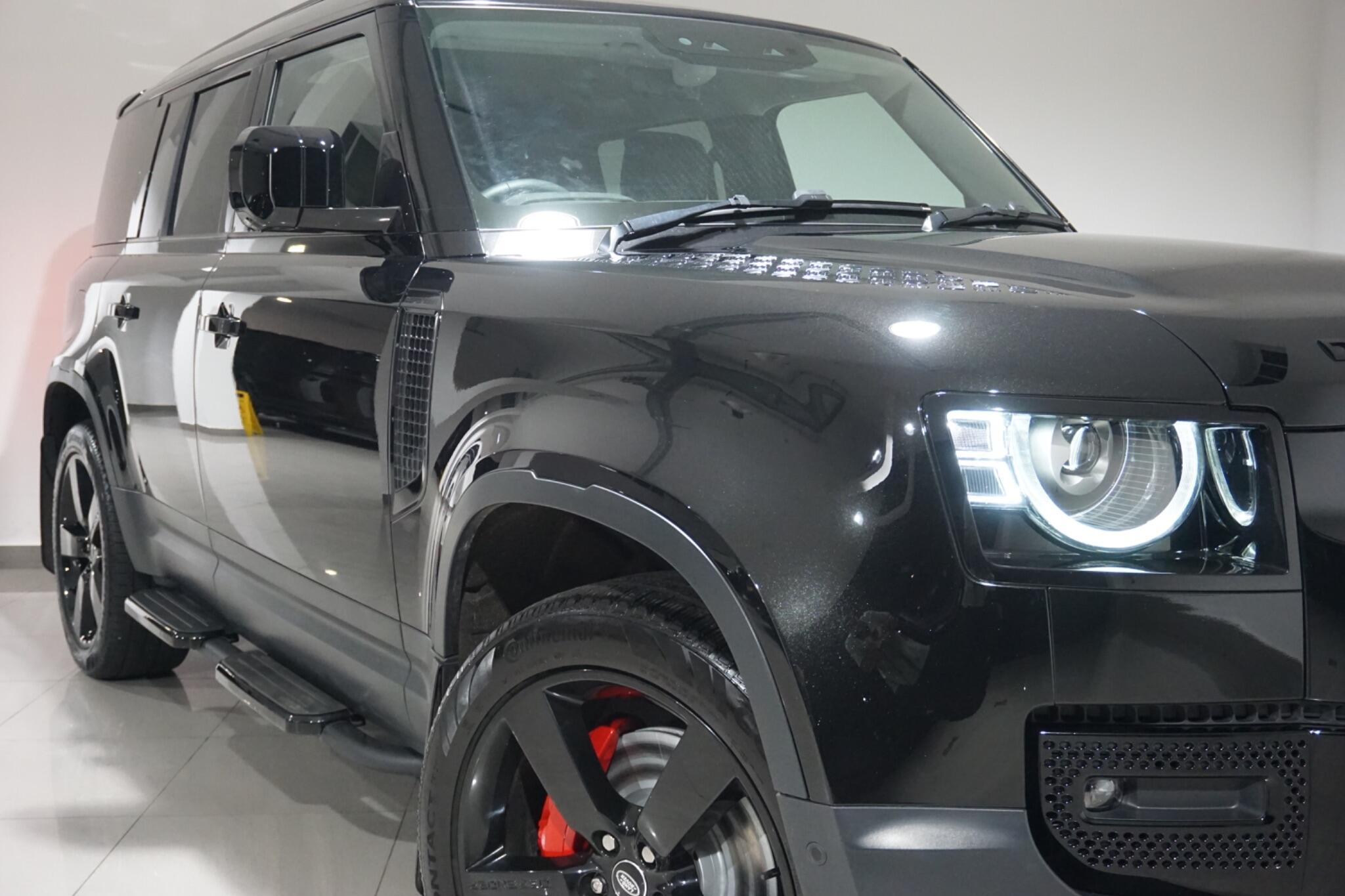 Land Rover Defender 110 3.0 D250 MHEV HSE Hard Top SUV 5dr Diesel Auto 4WD MWB Euro 6 (s/s) (250 ps)